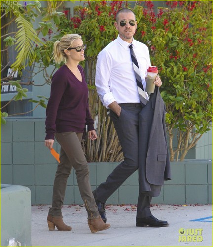 Reese Witherspoon & Jim Toth: Kiss Kiss!