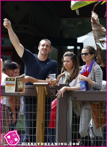  Selena with her parents in the Zoo sept 24