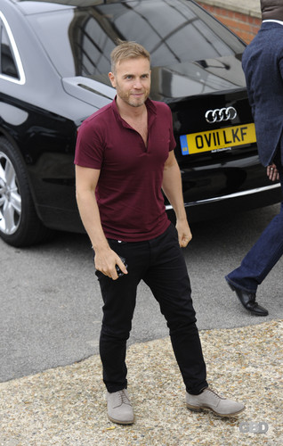 Arriving at Fountain Studios 8th October
