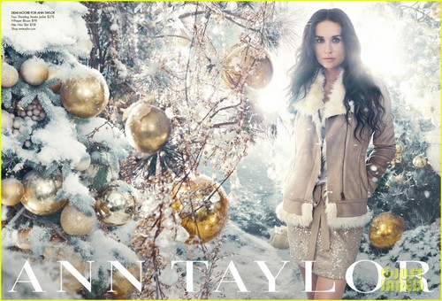 Demi Moore: Ann Taylor's Holiday Face!