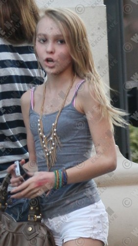  Lily-rose Melody Depp in L.A. California 10.09.2011