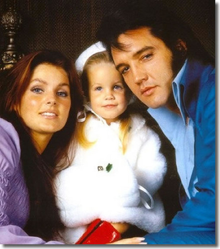 ☆ Elvis, Priscilla & Lisa Marie