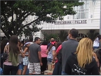  Fans waiting  Bieber in Rio 