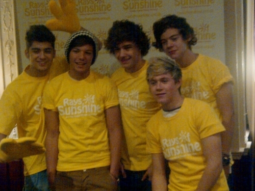  1D visiting Rays Of Sunshine!