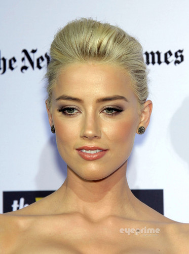  Amber Heard: “The ラム, ラム酒 Diary” Premiere in Hollywood, Oct 13
