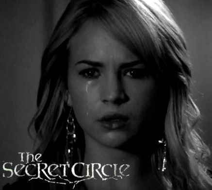 Cassie Crying (Black and White from 1x05-Slither)