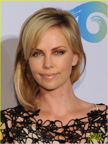  Charlize Theron: Africa Outreach Project Benefit!