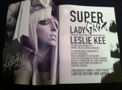  Super Lady Gaga Book سے طرف کی Leslie Kee