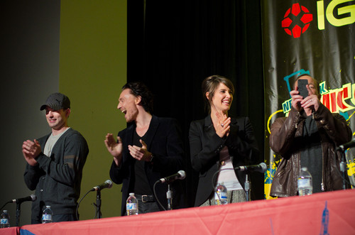  Tom Hiddleston @ The Avengers Panel @ New York Comic Con 2011