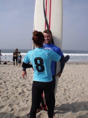  4th annual project save our surf’s 'surf 2011 celebrity surfathon’ – jour 1