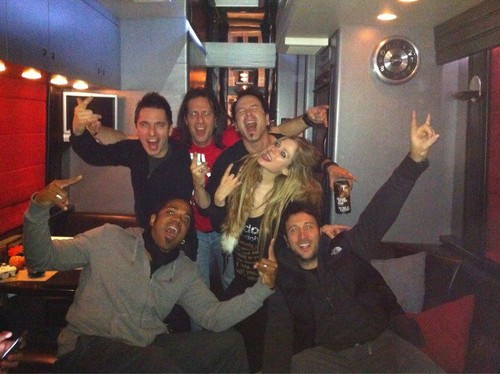  Avril nd her Friends