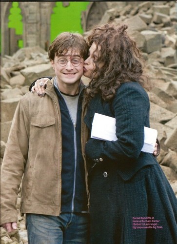  Harry potter is going to geting some नितंब, गधा from Bellatrix