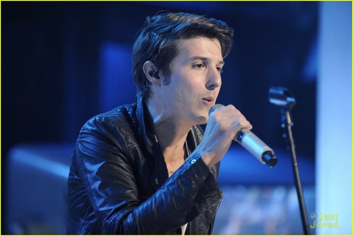 It's New Music Live with Hot Chelle Rae!