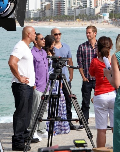  Paul - Fast Five Cast in Arpoador, RJ (Interview with MSNBC Today Show), Apr 13, 2011