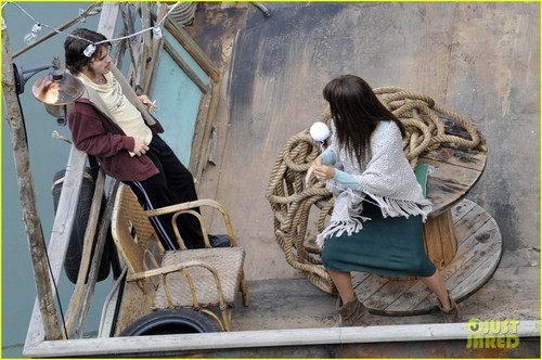  Penelope Cruz & Emile Hirsch Film on a ボート