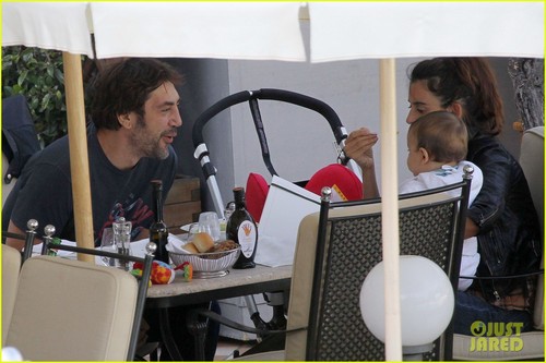  Penelope Cruz & Javier Bardem: Lunch with Leo!