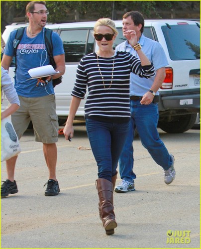  Reese Witherspoon & Ava: Griffith Park Pair