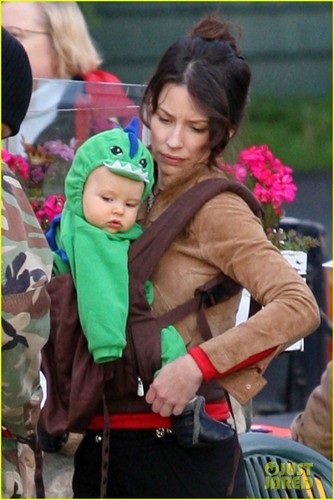  Evangeline Lilly - Saturday (October 22) in Vancouver, British Columbia, Canada.