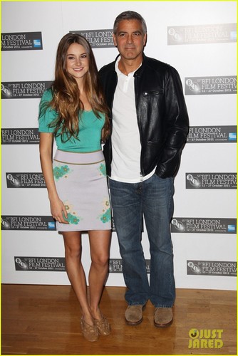 George Clooney & Stacy Keibler: 'Descendants' Premiere!