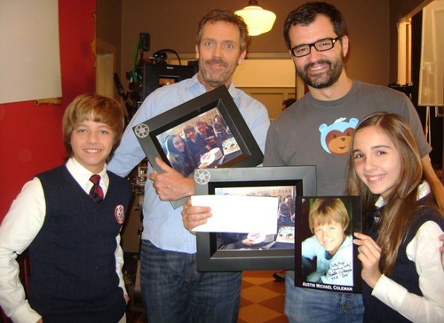 Hugh Laurie,Austin Michael Colin  Haley Pullos and GregYaitanes  on the set of HouseMD-season7(7x13)