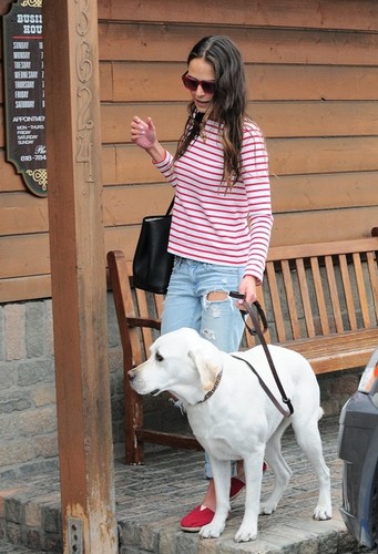  Jordana - JB arrived at the Sherman Oaks Veterinary Group with her pooch in CA, July 12. 2011