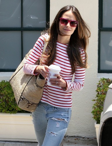  Jordana - Leaving a hair salon in Los Angeles, CA, jun 21. 2011