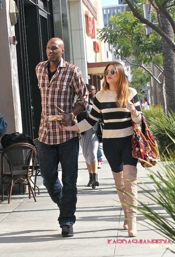  Khloe and Lamar out and about in Beverly Hills - 21/10/2011