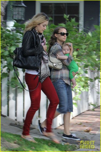 Natalie Portman & Baby Aleph Visit A Friend
