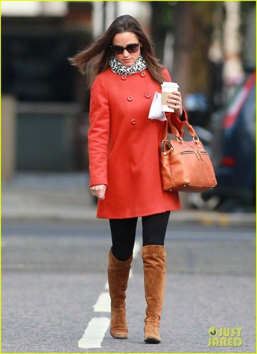  Pippa Middleton: Ravishing in Red!