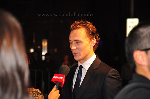  Tom Hiddleston @ the premiere of Thor at Event Cinemas in Sydney