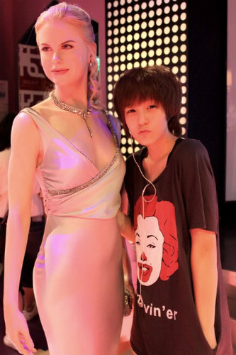  me posing with...mannequin xD