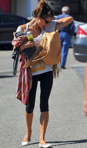  Alessandra Ambrosio at the Brentwood Country Mart (October 27).