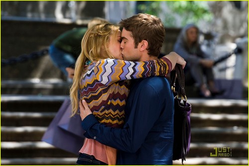  Chace Crawford and Kaylee Defer set تصاویر