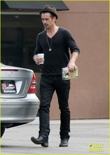 Colin Farrell: Starbucks Stop