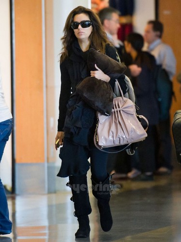  Eva Longoria departs LAX, Oct 26