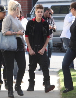  Justin shooting a commercial Friday with his new look :)