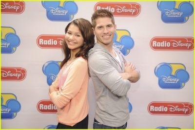  RADIO Disney haut, retour au début 30 COUNTDOWN - (28 OCTOBER 2011)