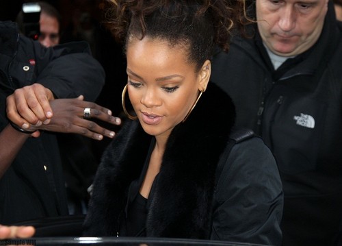  Rihanna - Leaving her hotel in Paris - October 20, 2011