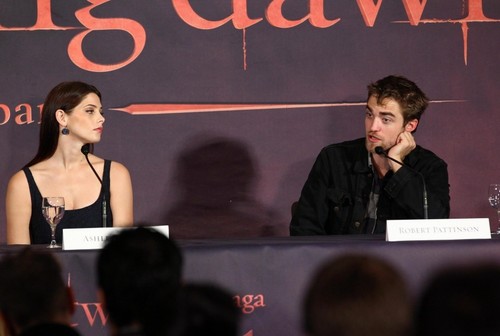  Robert & Ashley at the Brussels Press Conference