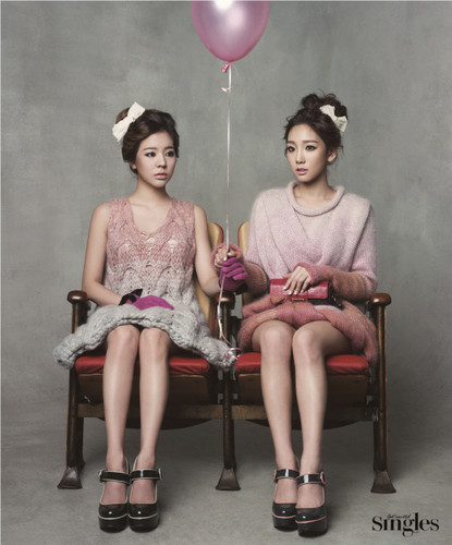  Taeyeon & Sunny for Singles December issue