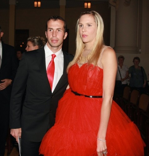  Vaidisova and Stepanek are red couple !