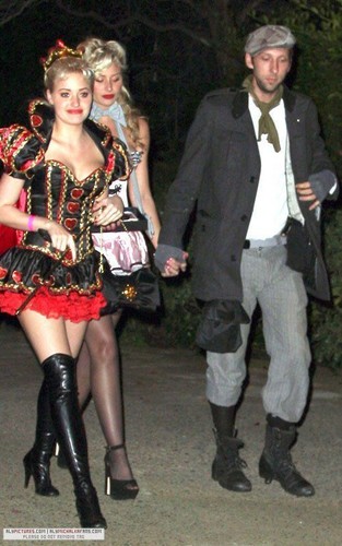  [October 29] Kate Hudson's Halloween party