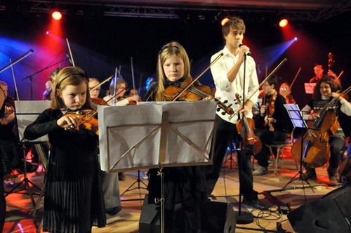 Alexander and young musicians from Prima Music School! :)