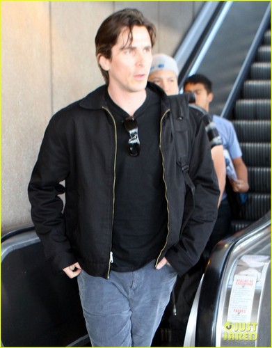  Christian Bale & Sibi Make an LAX Landing