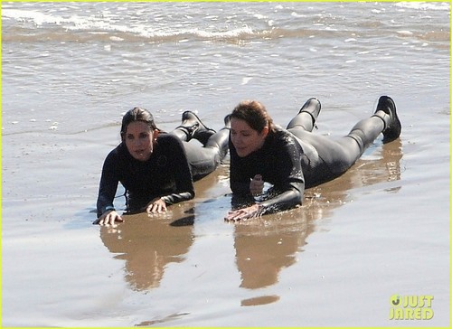  Courteney Cox: 'Cougar Town' bờ biển, bãi biển Scenes!