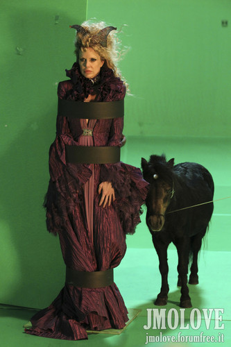  Kristin Bauer as Maleficent- BTS фото
