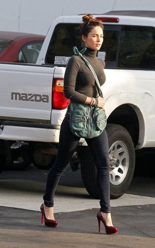  Megan শিয়াল out in Hollywood (November 2).