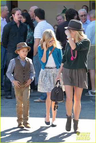  Reese Witherspoon: Sunday Church Services with the Family