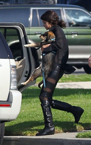  Selly with her new perrito, cachorro