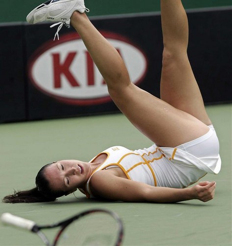 Jelena Janković has Fallen & can't Get Up